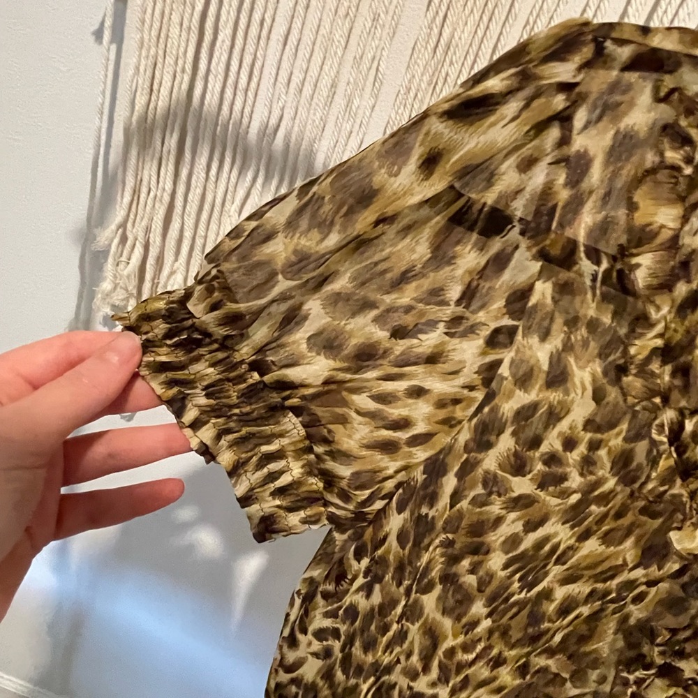 Passport Leopard Blouse Size L - Picture 4 of 6